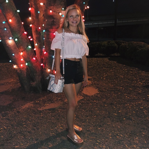 Meet your Posher, Hannon - Picture 4 of 8